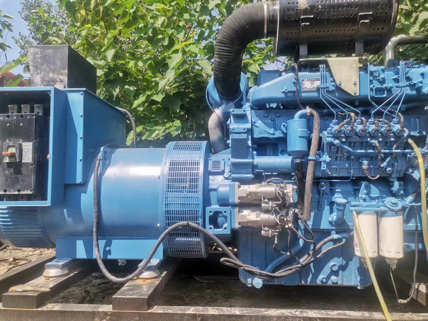 景东详细说明降低 800kW 柴油发电机输出电流波动的方法