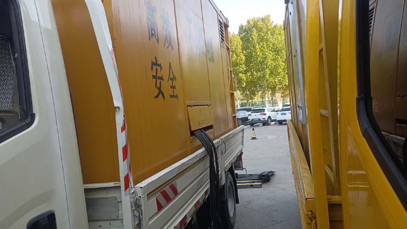 景东如何判断柴油发电机组和UPS电源的切换时间是否符合要求？