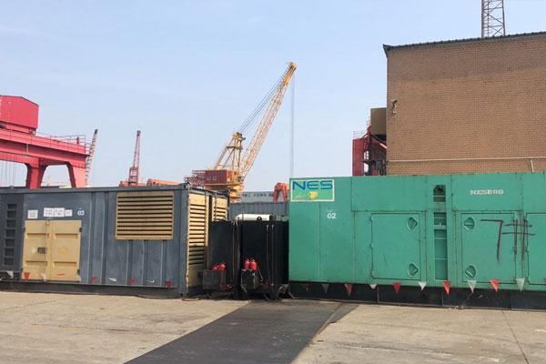 景东发电机出租空气滤清器的清洁频率是多少？